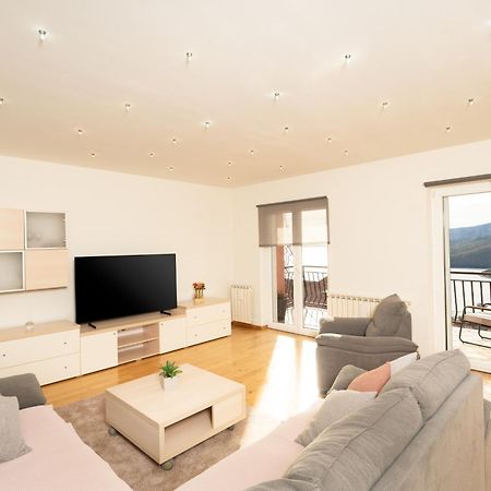 Apartments Oriana ラバック エクステリア 写真