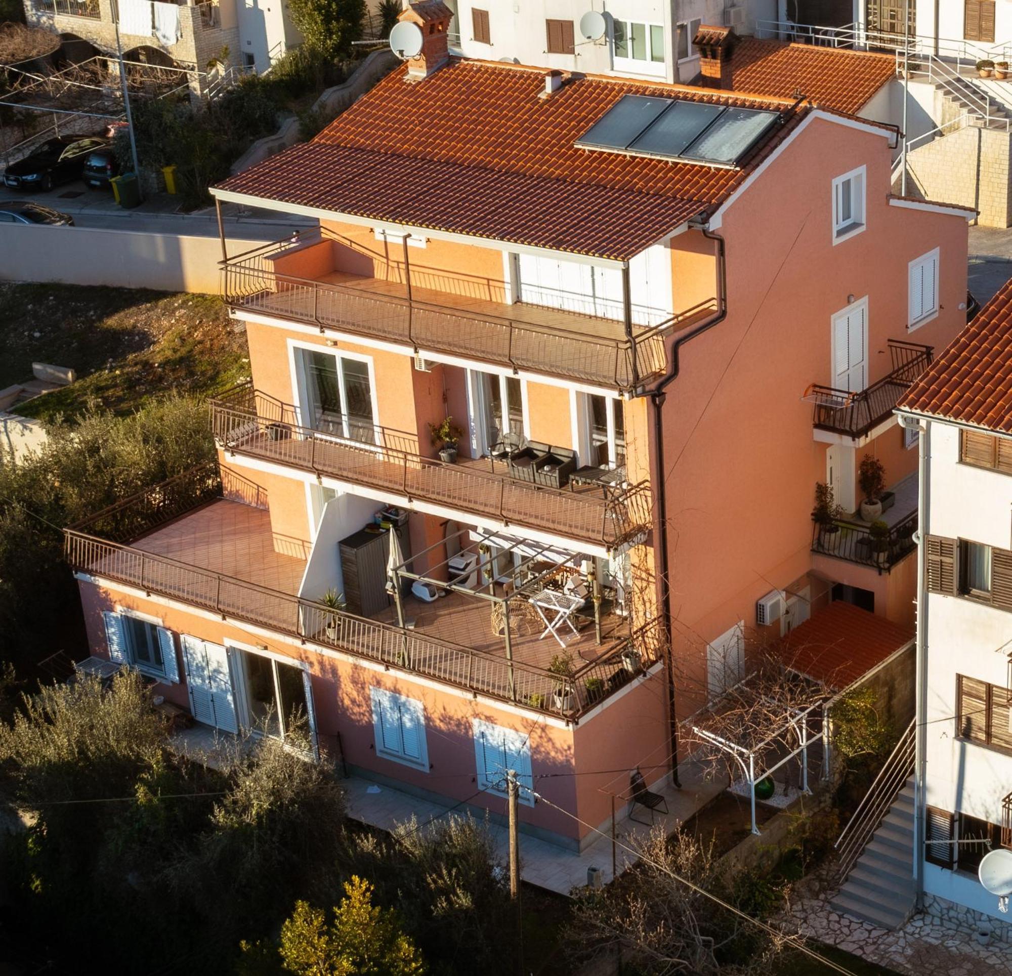 Apartments Oriana ラバック エクステリア 写真