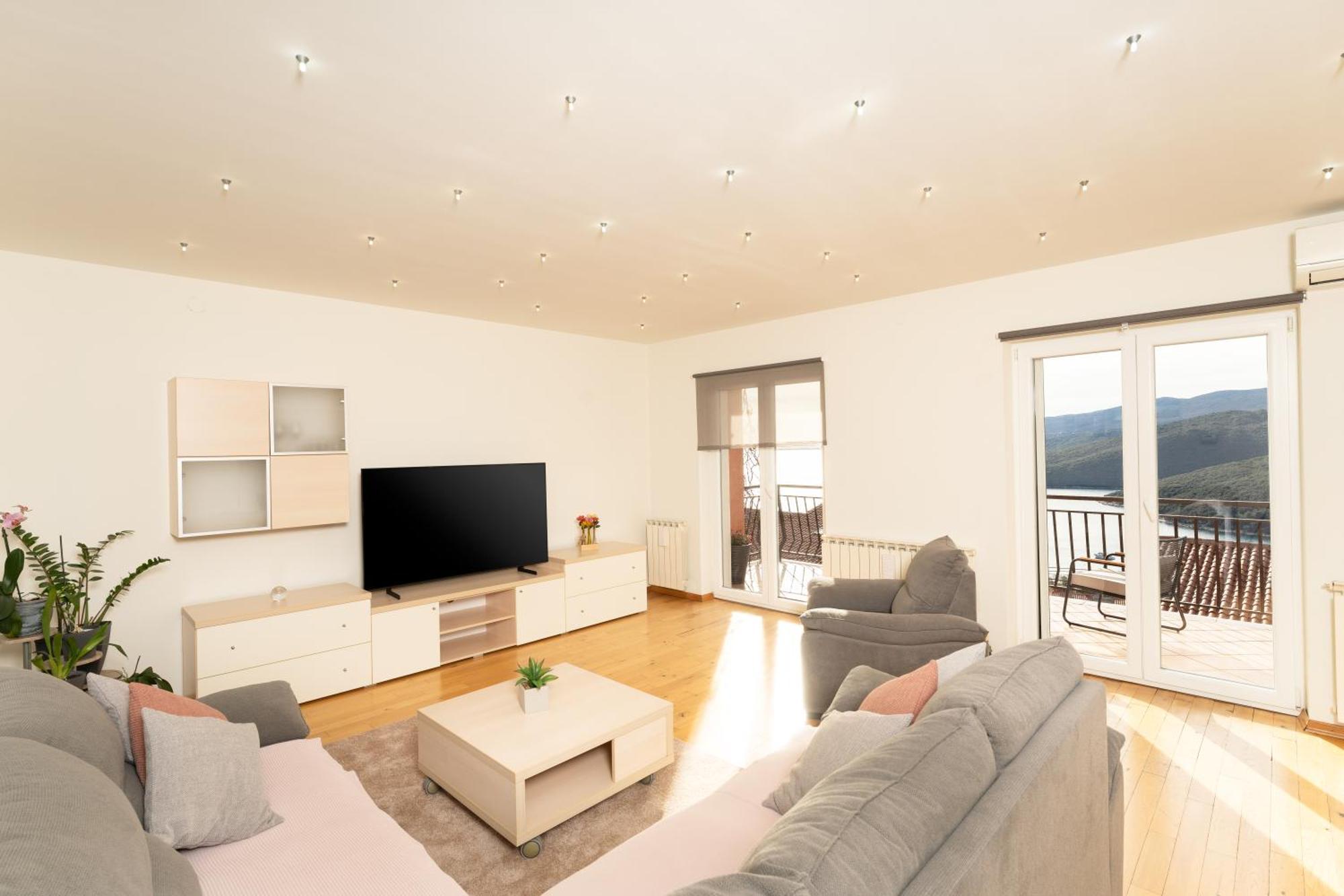 Apartments Oriana ラバック エクステリア 写真
