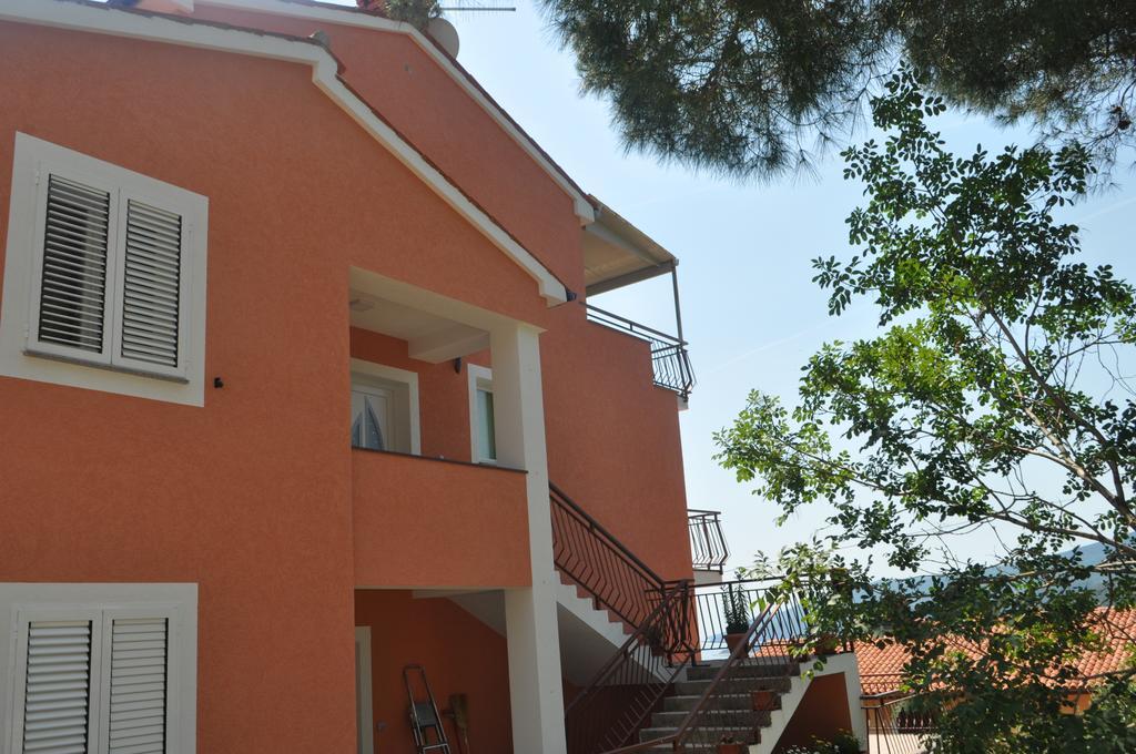 Apartments Oriana ラバック エクステリア 写真
